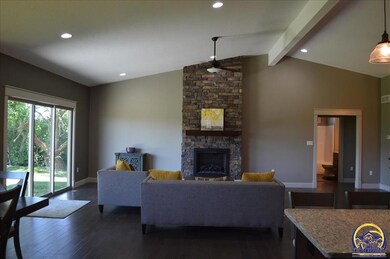 6325 SW 44th St, Topeka, KS 66610 - photo 4