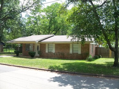 804 Lock St, Nacogdoches, TX 75964 - photo 2