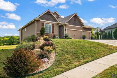 6825 SW 44th St, Topeka, KS 66610 - photo 2