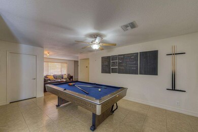 004_Game Room