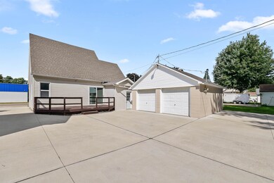539 E Main St, Waupun, WI 53963 - photo 2