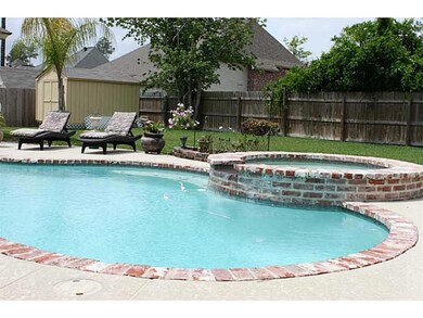 Swimming Pool/Hot Tub/Sauna. HEATED SALT WATER POO