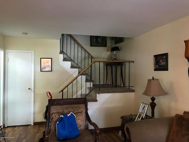 28 Croft Ct unit A, Staten Island, NY 10306 - photo 3