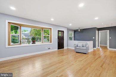 10948 Scaggsville Rd, Laurel, MD 20723 - photo 4