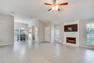 8402 Greenleaf Lake Dr, Houston, TX 77095 - photo 5