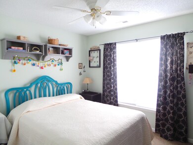 1081 Cobblestone Blvd 014