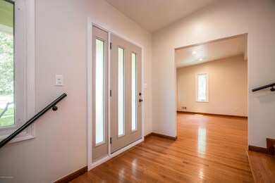 2010 Bainbridge Row Drive-20