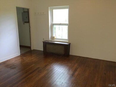 1235 Catasauqua Rd unit 3, Whitehall, PA 18052 - photo 4