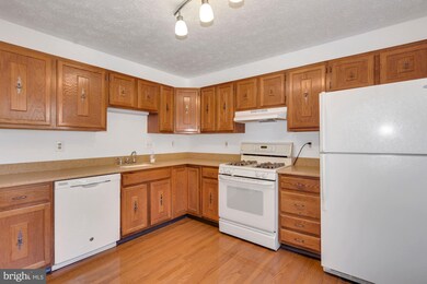 9480 Fens Hollow, Laurel, MD 20723 - photo 6