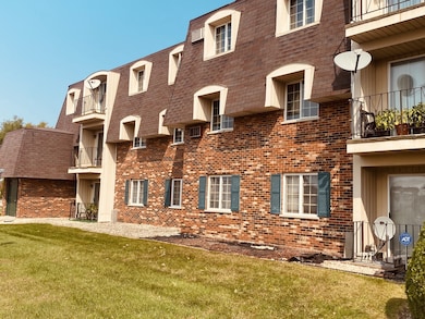 17963 Huntleigh Ct unit 203, Country Club Hills, IL 60478 - photo 2