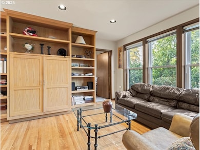 12920 SW Scout Dr, Beaverton, OR 97008 - photo 6