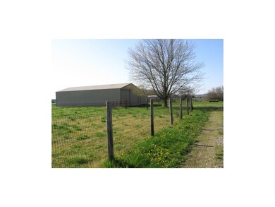 Wonderful horse and cattle property.