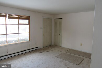 1129 Apple Orchard Cir, Berkeley Springs, WV 25411 - photo 6