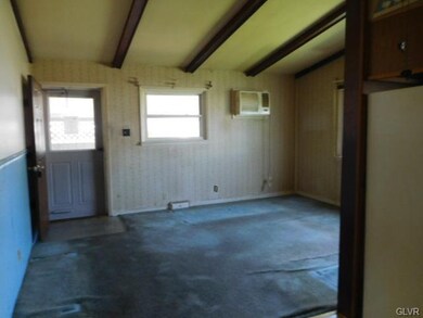 1558 Livingston St, Bethlehem, PA 18017 - photo 3