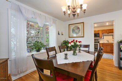 004-photo-dining-room-7054550