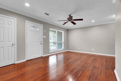 2314 Saxon Dr, Houston, TX 77018 - photo 2