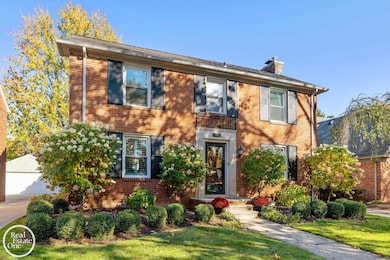 352 Mckinley Ave, Grosse Pointe Farms, MI 48236 - photo 3