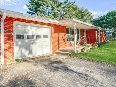 3410 Westenedge Dr, Columbus, IN 47203 - photo 4