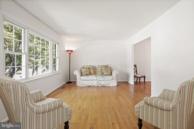 12453 Oliver Cromwell Dr, Herndon, VA 20171 - photo 3