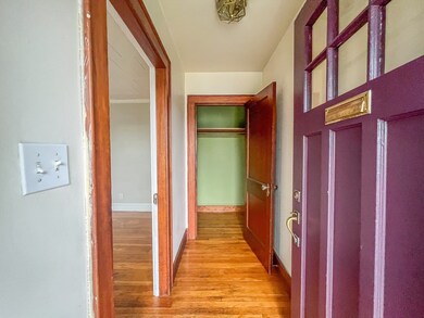 52 Edgecliff Rd unit 1, Watertown, MA 02472 - photo 2