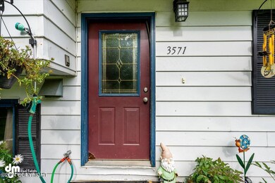 04-Front Exterior_SLS_-2053