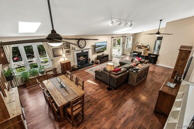 Open concept floorplan with tons of natural light