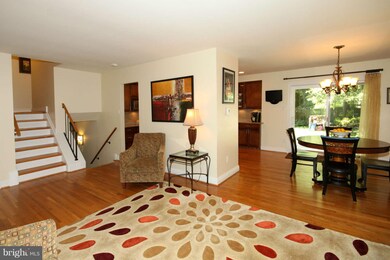 4208 San Juan Dr, Fairfax, VA 22030 - photo 3