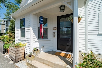 129 Cedar Ave, Riverside, RI 02915 - photo 3