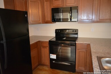 16832 Showdown Path unit 1, Selma, TX 78154 - photo 3