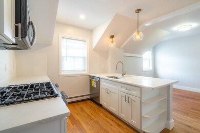 565 Somerville Ave unit 3R, Somerville, MA 02143 - photo 2