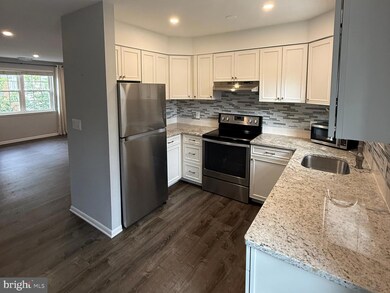 2615 S Walter Reed Dr unit B, Arlington, VA 22206 - photo 2