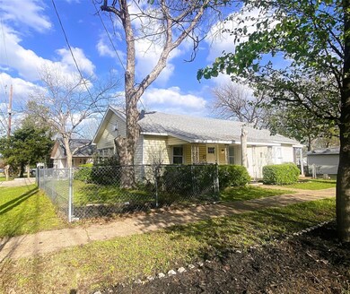 308 N Shawnee St, Ennis, TX 75119 - photo 2