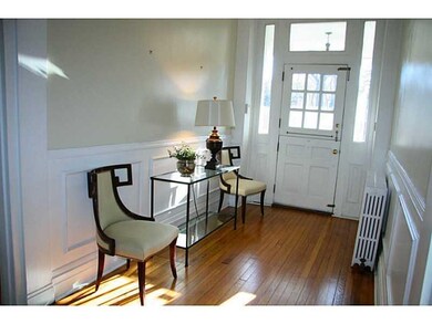 Entry/Foyer.