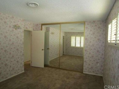 Master Bedroom with Mirrored Wardrobe Doors & Plan