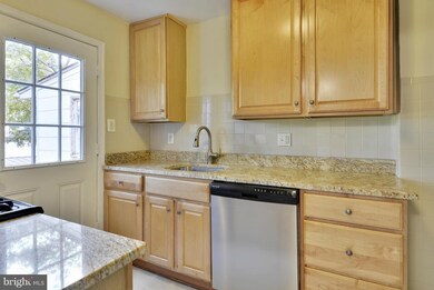 5639 Fenwick Dr, Alexandria, VA 22303 - photo 5