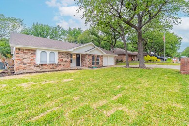 2229 Cambridge Dr, Hurst, TX 76054 - photo 2