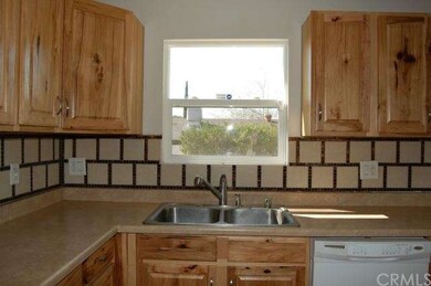 Notice the detail in the backsplash!