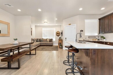 Listing_747637_Photo_5