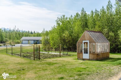 Greenhouse/Yard