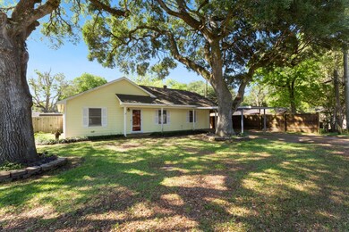 211 Fitzgerald St, East Bernard, TX 77435 - photo 4