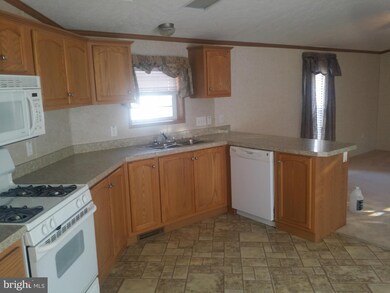 35 Daniel Dr, Lothian, MD 20711 - photo 5