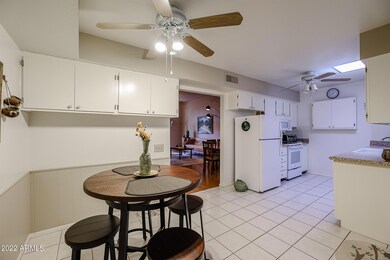 14228 N Thunderbird Blvd, Sun City, AZ 85351 - photo 3