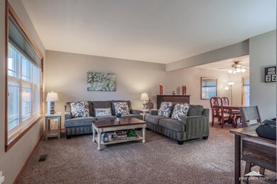 256 Isleview Dr, Oswego, IL 60543 - photo 3