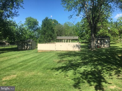 261 Stonewall St, Strasburg, VA 22657 - photo 3