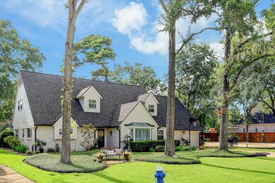 419 Wycliffe Dr, Houston, TX 77079 - photo 2