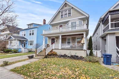 Upper/Lower Vernon Triangle Duplex