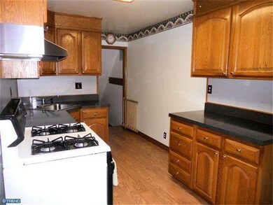 211 Evergreen Ave, Folsom, PA 19033 - photo 7