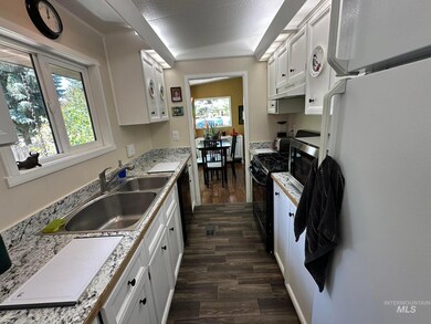 604 N 3rd St, Bellevue, ID 83313 - photo 7