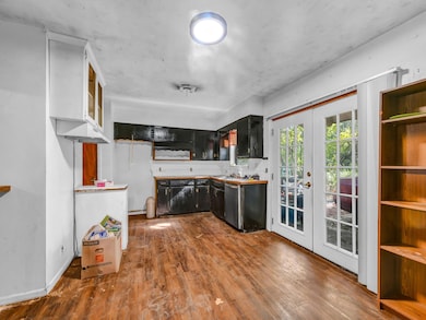 Kitchen and breakfast nook