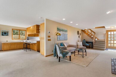 64-web-or-mls-1327 bayview Dr, Holland-3